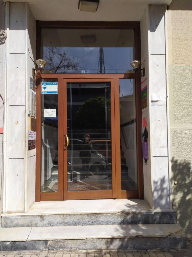 On The Metro Station Of Korydallos Pireu Exterior foto